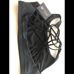 onzie®️ Black workout Bra
